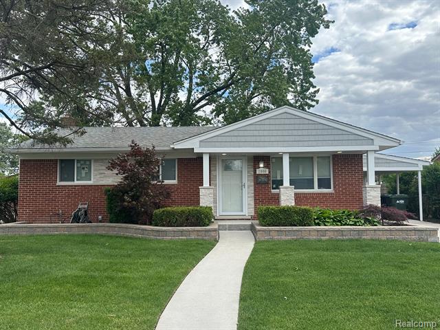 front view picture of 2090 Camel Dr, Sterling Heights, MI. 48310