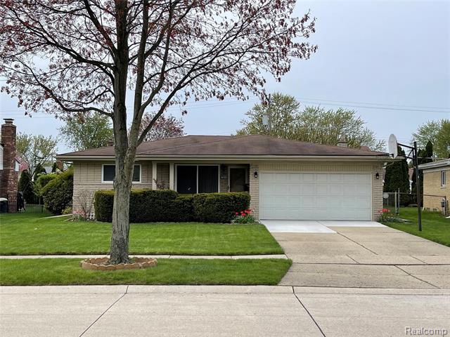 front view picture of 34333 Dryden Dr, Sterling Heights, MI. 48312