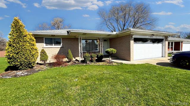 front view picture of 34854 Tyler Dr, Sterling Heights, MI. 48310