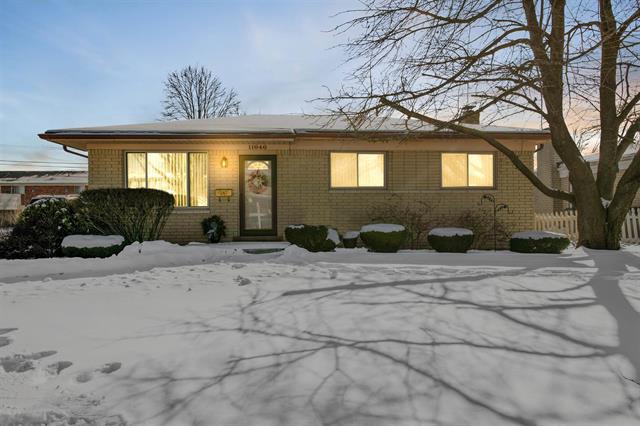 front view picture of 11646 Eldorado Dr, Sterling Heights, MI. 48312