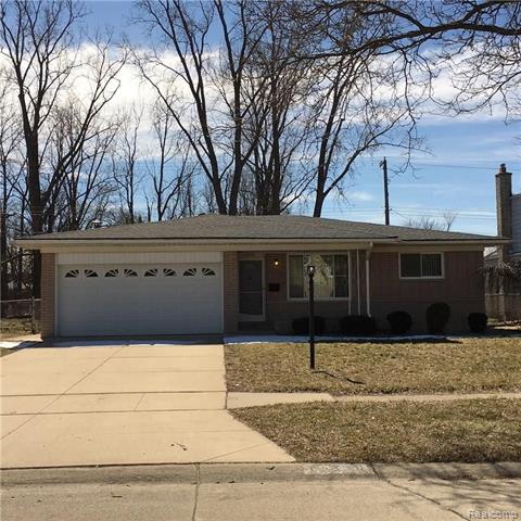 front view picture of 12236 El Camino Dr, Sterling Heights, MI. 48312