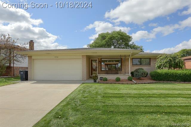 front view picture of 13764 Carlisle Dr, Sterling Heights, MI. 48312