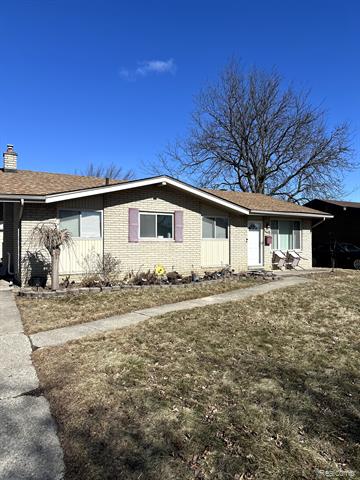 front view picture of 12157 Chevelle Dr, Sterling Heights, MI. 48312