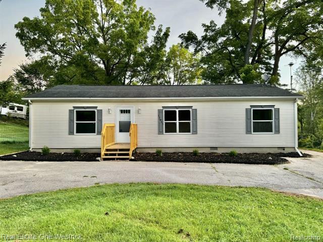 front view picture of 35845 Bordman Rd, Memphis, MI. 48041