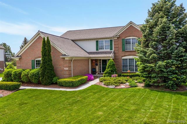 front view picture of 47495 Parkgate Ct, Canton, MI. 48188